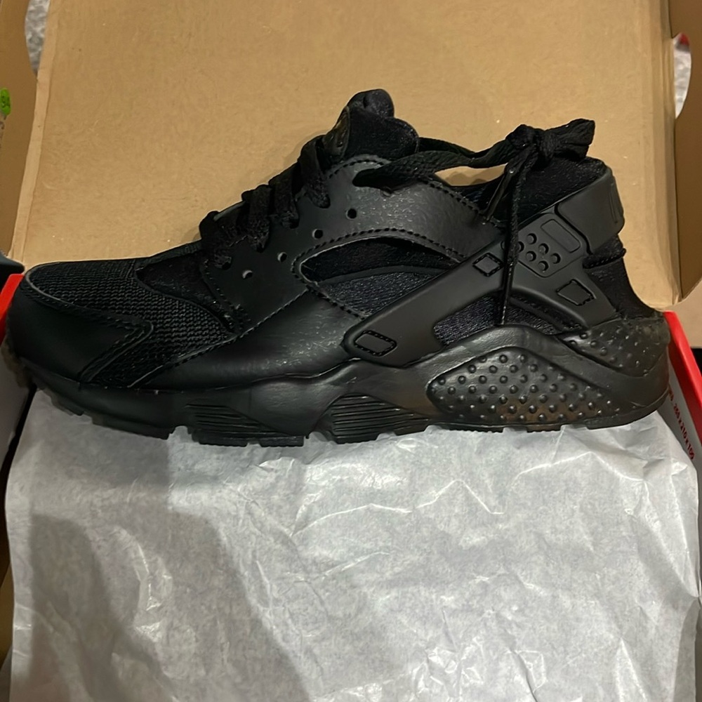 Nike Huarache Run, boys size 4y , black